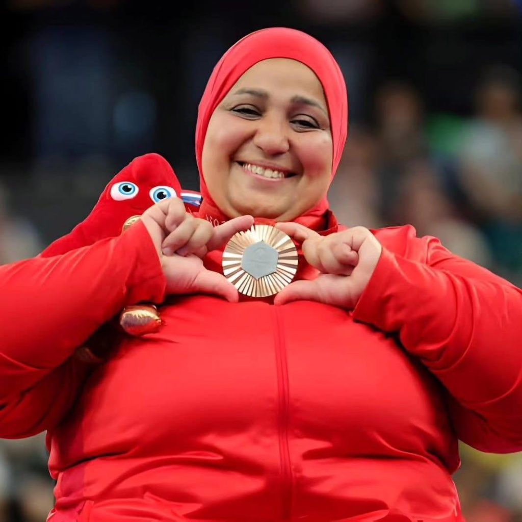 نادية فكري بطلة مصر في رفع الأثقال