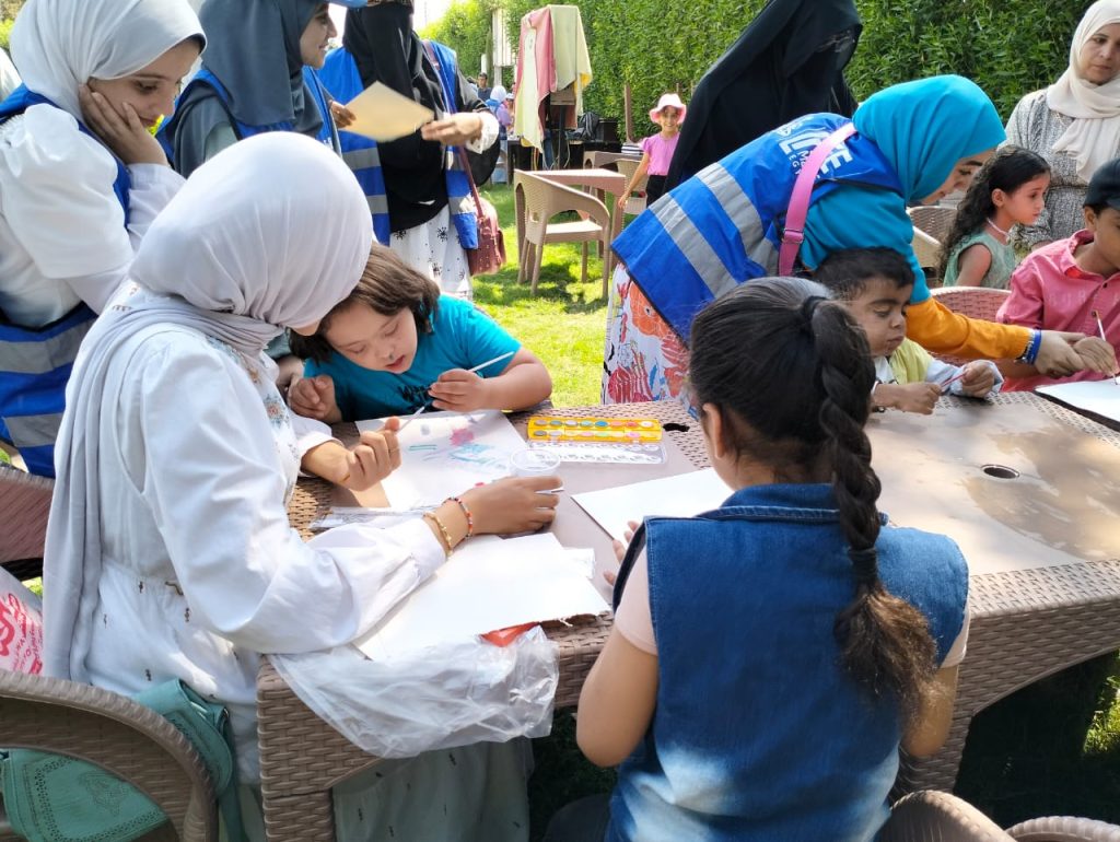 الدمج هي عملية تهدف إلى انخراط الطلاب المعاقين في المجتمع