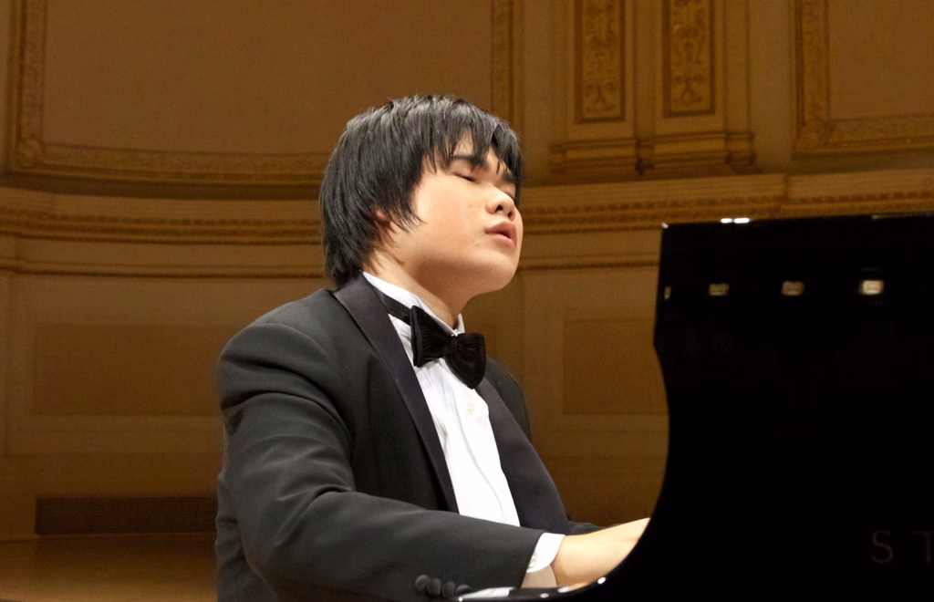 المطرب الياباني Nobuyuki Tsujii
