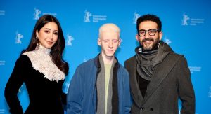 بدر محمد بطل فيلم ضي يتوسط الفنانين أحمد حلمي وأسيل عمران