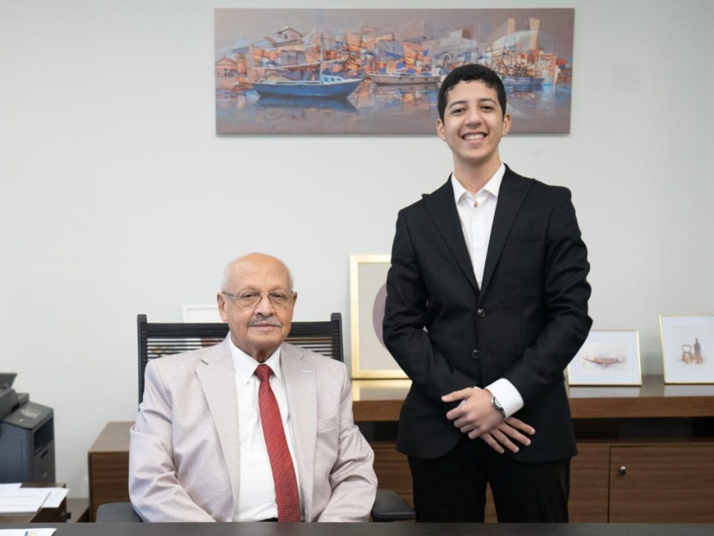 الطالب محمد أحمد ربيع يحصل على منحة جامعة مصر للمعلوماتية ويبتكر تطبيق ذكاء اصطناعي لخدمة ذوي الاحتياجات الخاصة
