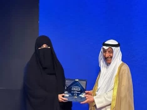 تكريم السيدة حنان العنزي