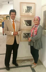 إنجي مع د. فريد فاضل فى أحد المعارض الدولة