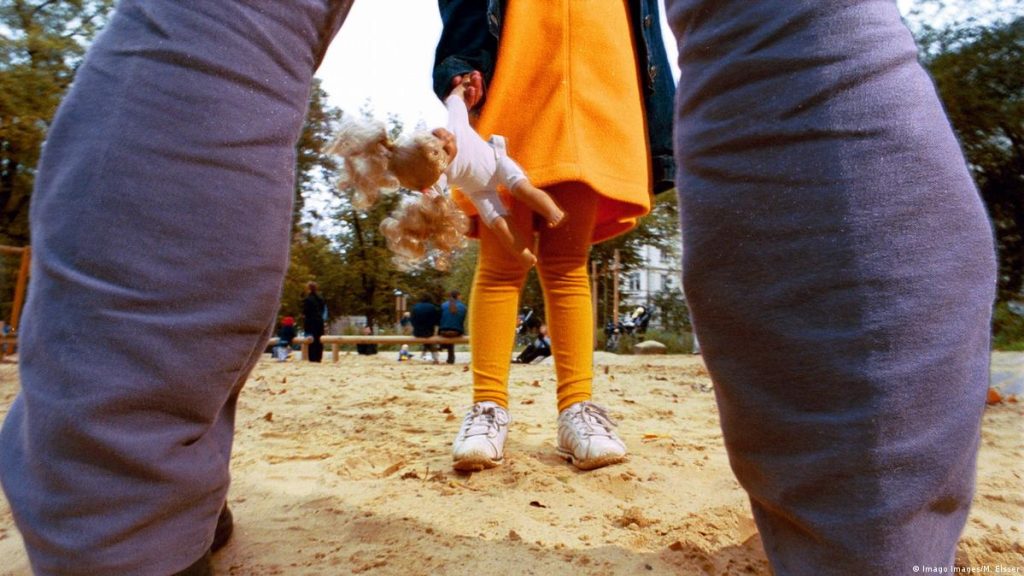 يوم انتهاء الاعتداء الجنسي على الاطفال