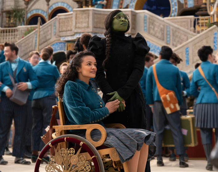 الأمريكية ماريسا بود أصبحت أول ممثلة ذات إعاقة. تجسّد شخصية «نيساروز ثروب»