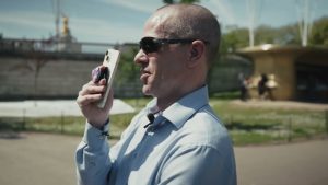 كن عيني تطبيق يساعد المكفوفين عبر الفيديو