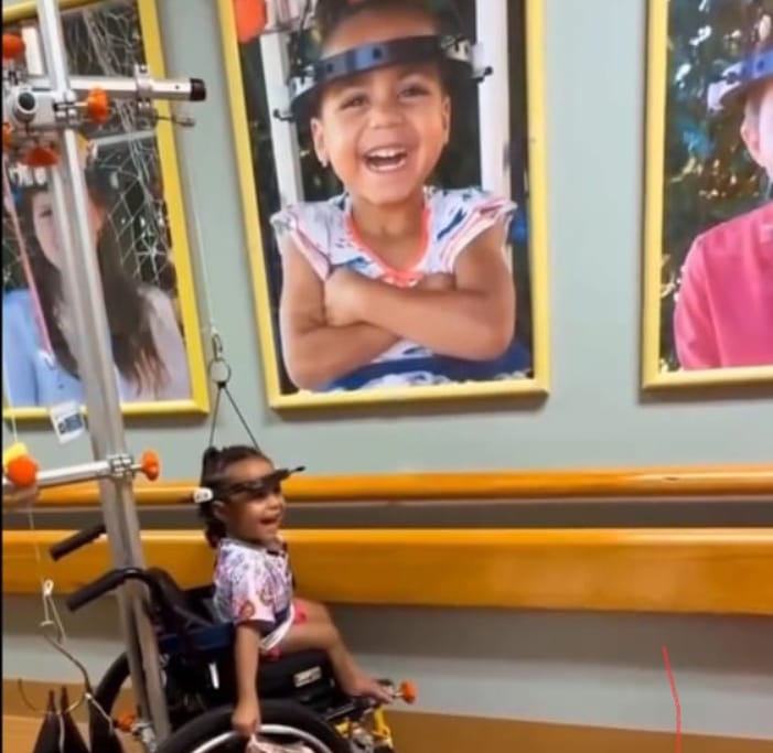 الطفلة فينيكس