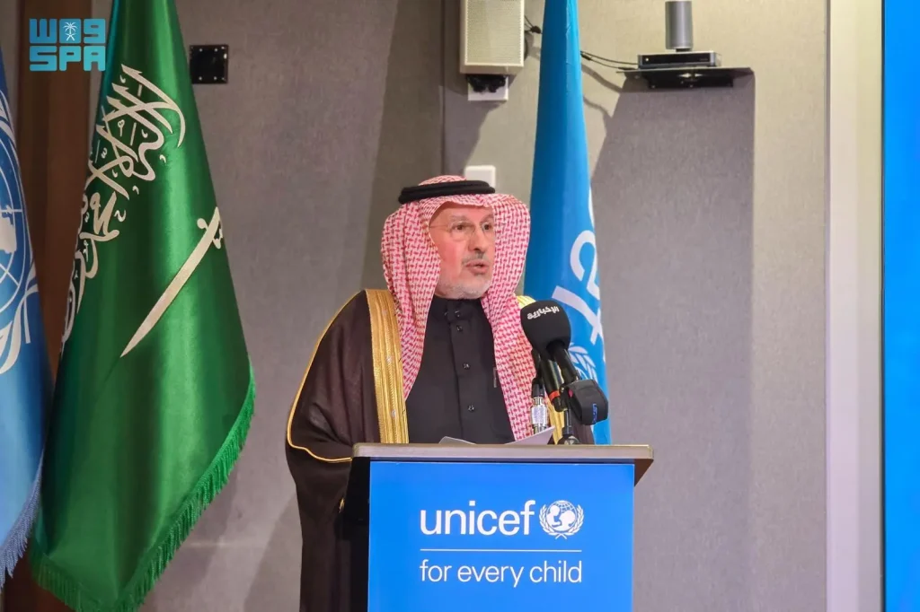 المشرف العام على مركز الملك سلمان للإغاثة الدكتور عبدالله بن عبدالعزيز الربيعة