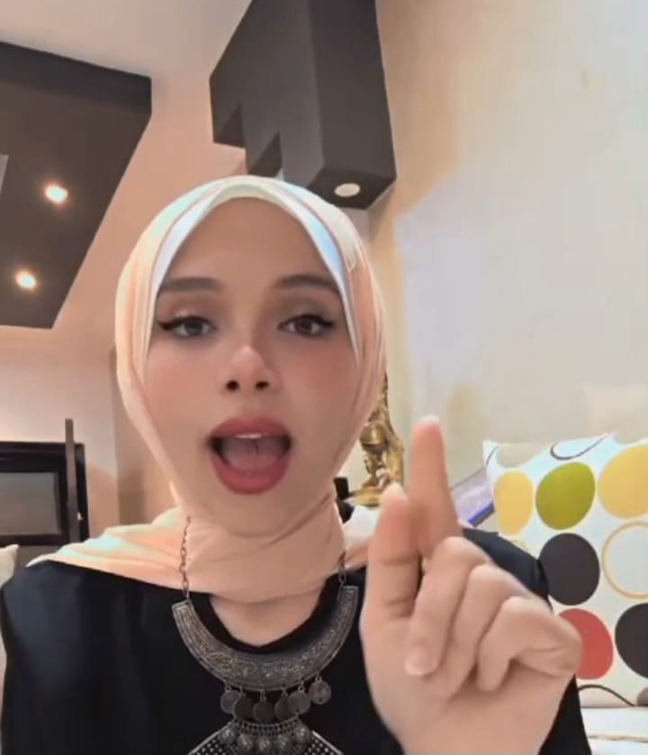 باسنت مدحت صانعة المحتوي والروائية فاقدة السمع