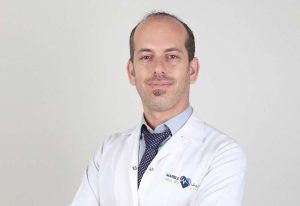 الدكتور أكرم خولاني