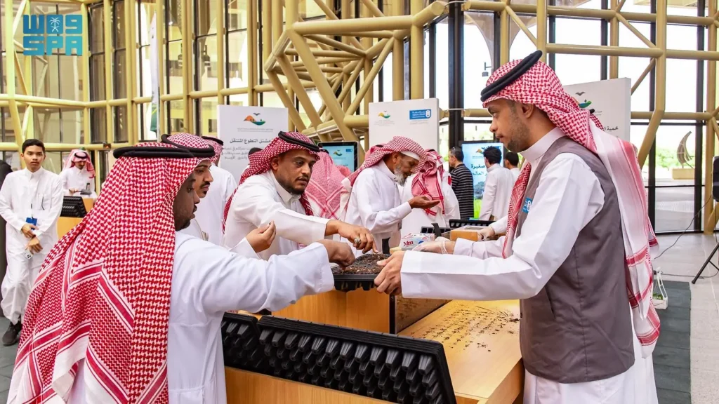 ذوو الإعاقة يشاركون فى المشتل التطوعي