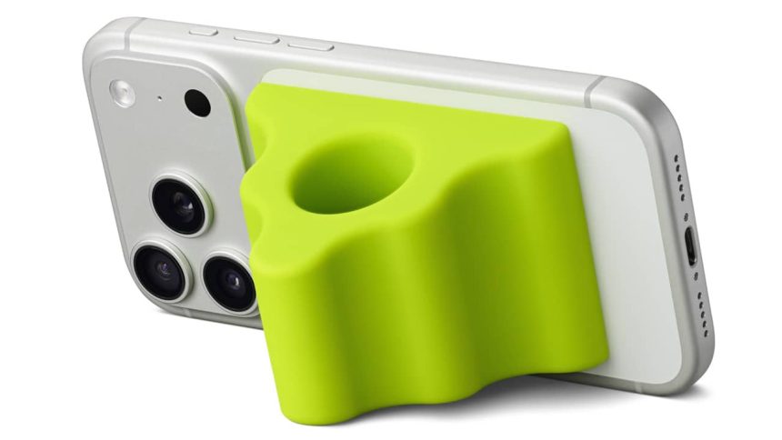 أبل تطلق قبضة لمستخدمي الآيفون من ذوي الإعاقة