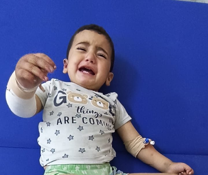 يوسف بكرون يخوض رحلة شاقة من مقاومة الألم بحثا عن الحياة