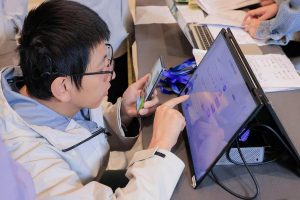 تمكين ذوي الإعاقة بالتكنولوجيا