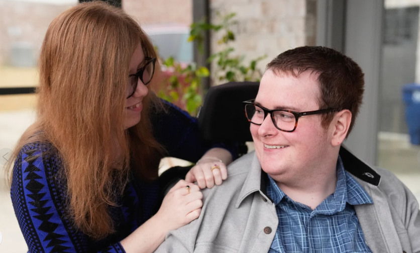 تطبيق مواعدة بين ذوي الإعاقة