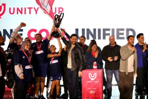 لحظات تتويج الفائزين 