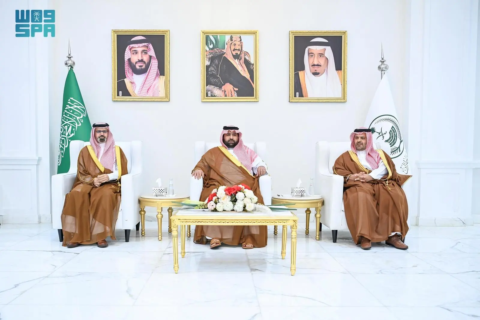 أمير جازان يكرم ذوي الإعاقة 