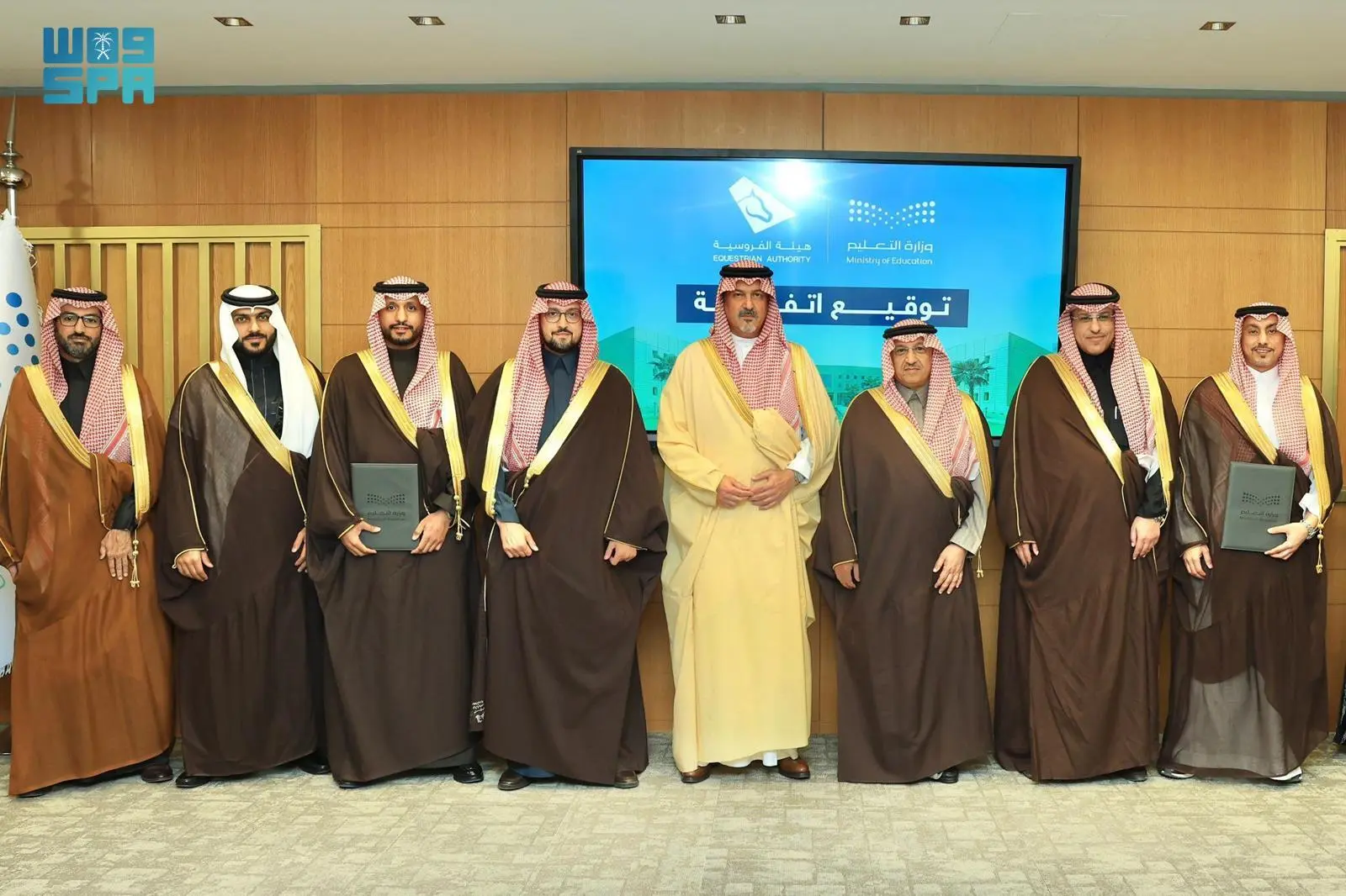 الأمير بندر بن خالد  رئيس هيئة الفروسية والأمير عبدالله بن فهد رئيس  اتحاد الفروسية وزير التعليم يوسف بن عبدالله البنيان