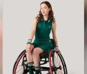 «أليس داير» تتخطى ألم متلازمة إهلرز-دانلوس وتصل إلى «فوج» على كرسي متحرك