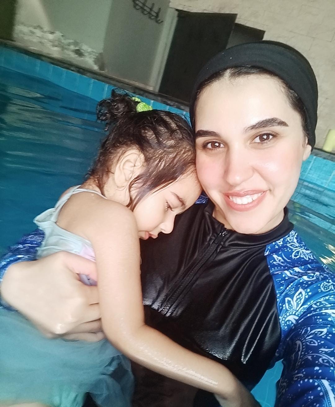 المصرية سارة قطب تصمم برنامجًا لعلاج التأخر الحركي عن طريق التأهيل المائي