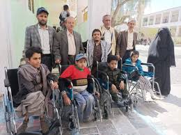 بدء صرف بدل المواصلات الدراسية لطلاب ذوي الإعاقة في صنعاء