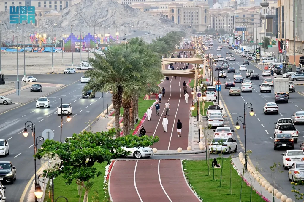 ممشى النسيم بمكة المكرمة يدعم ذوي الكراسي المتحركة