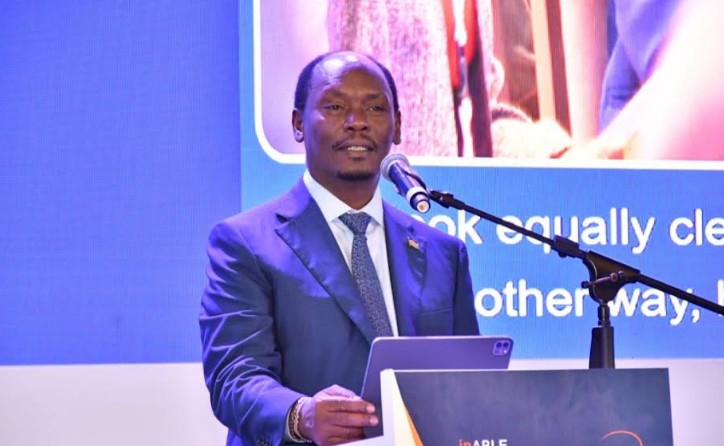 وزير الإعلام والاتصالات والاقتصاد الرقمي ويليام كابوجو