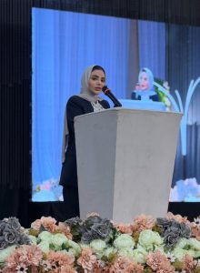 د. أمثال الحويلة أثناء إلقاء كلمتها